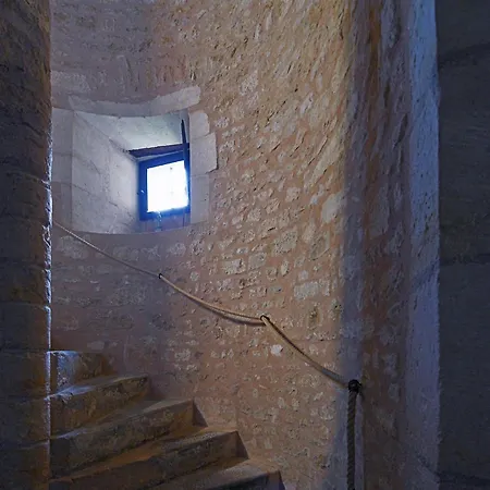 Le Prieure Saint Barthelemy Konukevi Azay-le-Brule