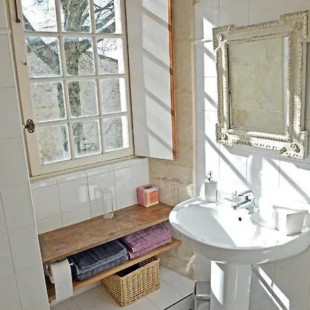 Le Prieure Saint Barthelemy Gæstehus 3*