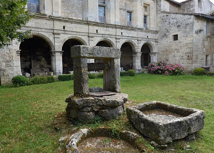 Guest house Le Prieure Saint Barthelemy 3*