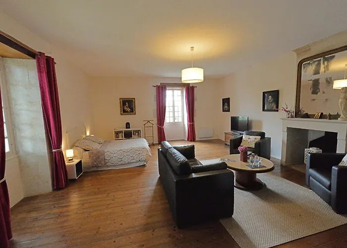 Le Prieure Saint Barthelemy Guest house