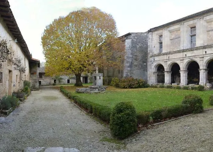 Guest house Le Prieure Saint Barthelemy Azay-le-Brule